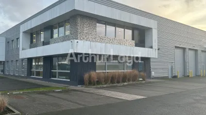 Entrep&ocirc;t et bureaux &agrave; louer &agrave; Marcq-en-Baroeul avec parking privatif - Offre immobilière - Arthur Loyd