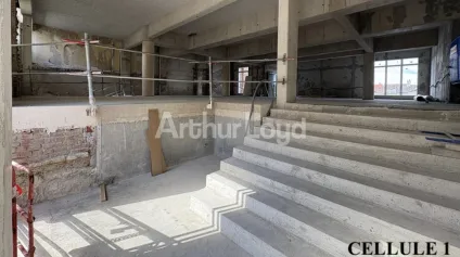 PIED D'IMMEUBLE EN HYPER CENTRE DE SAINT-OMER - Offre immobilière - Arthur Loyd