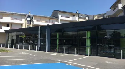 A VENDRE - LOCAUX COMMERCIAUX - 1135 M2 - SAINT-QUENTIN - Offre immobilière - Arthur Loyd