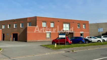 Immeuble de bureaux ind&eacute;pendant r&eacute;nov&eacute; - 1 600 m&sup2; avec parking et acc&egrave;s strat&eacute;gique - Offre immobilière - Arthur Loyd