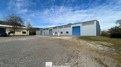 A louer - B&acirc;timent d'activit&eacute;s avec des bureaux fonctionnels - Neyron - Offre immobilière - Arthur Loyd