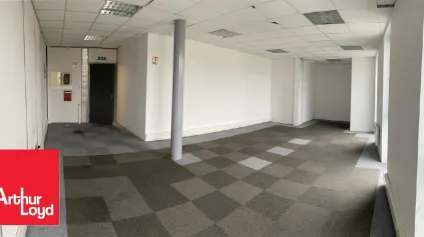 Bureau &agrave; louer &agrave; NOGENT LE PHAYE 28630 - Offre immobilière - Arthur Loyd
