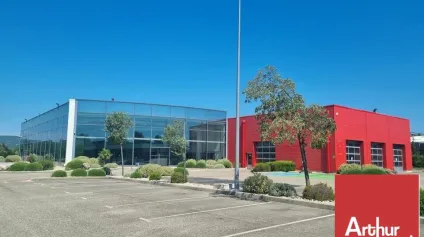 EXCLUSIVITÉ ARTHUR LOYD - MONTÉLIMAR - A LOUER LOCAL COMMERCIAL AVEC BUREAUX DANS UN BÂTIMENT INDEPENDANT - Offre immobilière - Arthur Loyd
