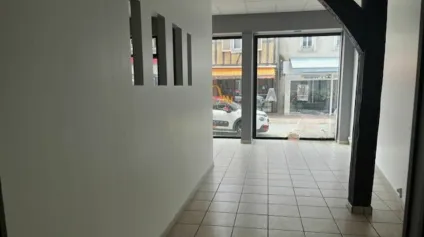 A VENDRE- LOCAL COMMERCIAL - BOURGES - Offre immobilière - Arthur Loyd