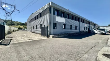 Local mixte à LOUER en bordure de D6 sur BOUC BEL AIR - Offre immobilière - Arthur Loyd