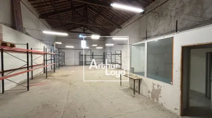 Local d'activités 216 m² - location - Nîmes - Offre immobilière - Arthur Loyd