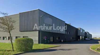 ENTREPÔT - COEUR DE ZAC - SECTEUR ST OMER ACCÈS RAPIDE A26 - Offre immobilière - Arthur Loyd
