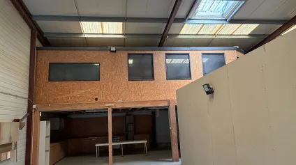 <br />A louer Local d'activité La Jarrie- Croix Fort 255 m²<br /> - Offre immobilière - Arthur Loyd