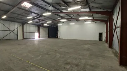 LOCAL D'ACTIVITE - ENTREPOT à LOUER de 400 m² - Offre immobilière - Arthur Loyd