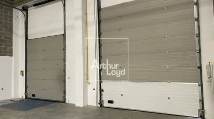 MOISSY CRAMAYEL ENTREPOT AVEC QUAI A LOUER - Offre immobilière - Arthur Loyd