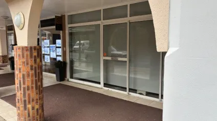 Location local commercial 42 m2 La Baule emplacement marché stratégique - Offre immobilière - Arthur Loyd