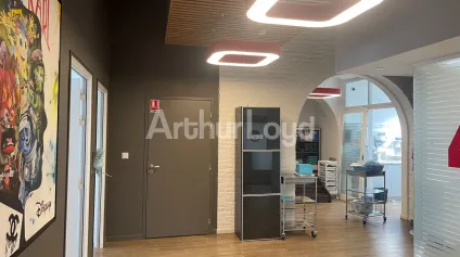 Bureaux à vendre centre de Valenciennes avec grande visibilité et accès PMR - Offre immobilière - Arthur Loyd
