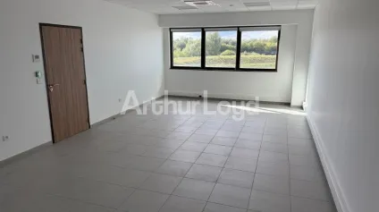 Offre rare sur ce secteur, un plateau de bureaux neufs à louer à Onnaing - Offre immobilière - Arthur Loyd