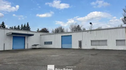 Bâtiment d’activités à vendre à Saint-Symphorien-d’Ozon sur son terrain de 3 000 m² - Offre immobilière - Arthur Loyd