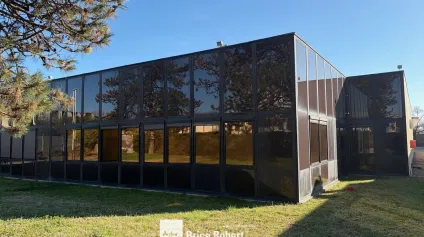 A louer - Bâtiment d'activités indépendant possédant un terrain de 2 800 m² - Vaulx en Velin - Offre immobilière - Arthur Loyd