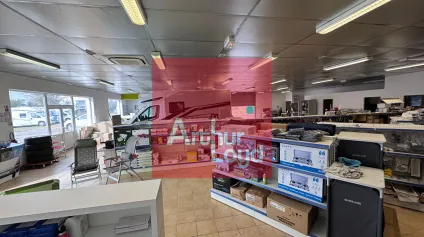 <br />Local d'activité en zone commercial Bon-Encontre<br /> - Offre immobilière - Arthur Loyd