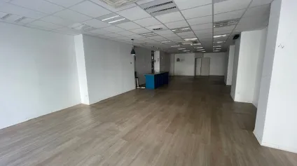 A lOUER LOCAL COMMERCIAL BREST SIAM - Offre immobilière - Arthur Loyd