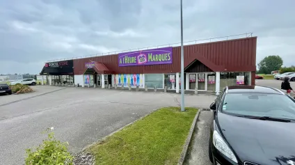 Locaux commerciaux à louer à BARENTIN 76360 - Offre immobilière - Arthur Loyd