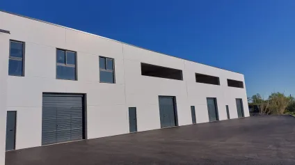 Locaux d'activités à louer - ZA Les Bousquets - Cuers - Offre immobilière - Arthur Loyd