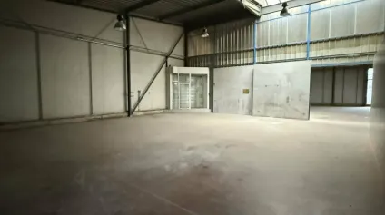 Bâtiment d'activité de 1350m2 aménagé pour de l'agroalimentaire + local de 105m2- zone de l'aérodrome - proximité A20 et A89 - Offre immobilière - Arthur Loyd
