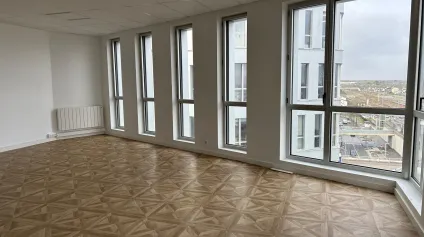 BUREAUX - A LOUER - 240 m2 - ST NAZAIRE - GARE - - Offre immobilière - Arthur Loyd