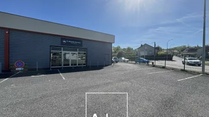 A LOUER Local Commercial de 190m2-Malemort-Forte visibilité - Offre immobilière - Arthur Loyd