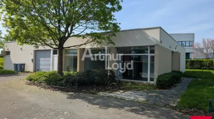 PACE - LOCAL D'ACTIVITE A LOUER - 350 M² AVEC BELLE VISIBILITE - Offre immobilière - Arthur Loyd