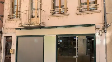 À LOUER : Local commercial au coeur du village de CHARLIEU - Offre immobilière - Arthur Loyd