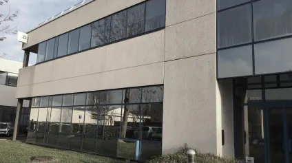 Locaux d'activité à louer à Gennevilliers proche quais de Seine et RER - Offre immobilière - Arthur Loyd