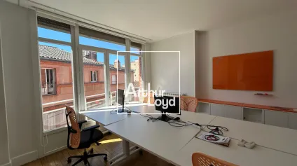 Bureaux à louer lumineux dans le centre de Toulouse avec terrasse - Offre immobilière - Arthur Loyd