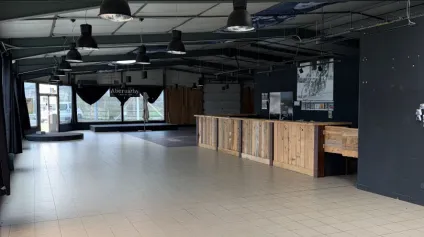 <br />A LOUER - COUZEIX - Local commercial 500 m²<br /> - Offre immobilière - Arthur Loyd