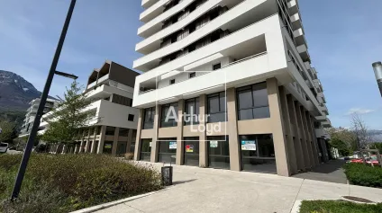 Locaux commerciaux et d'activité à vendre Le Pont de Claix hauteur sous dalle - Offre immobilière - Arthur Loyd