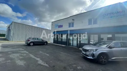 Bureaux à louer - Espace fonctionnel avec accès rapide aux axes stratégiques et stationnement facile - Offre immobilière - Arthur Loyd