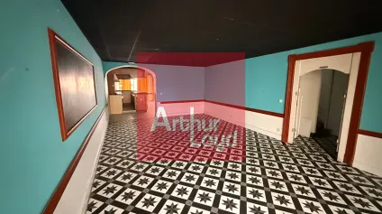 <br />Local commercial à fort potentiel pour activité de restauration<br /> - Offre immobilière - Arthur Loyd