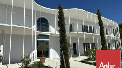 SAINT PAUL TROIS CHÂTEAUX - A LOUER PLATEAUX DE BUREAUX NEUFS DIVISIBLES AVEC PARKING - Offre immobilière - Arthur Loyd