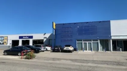 Local commercial à louer à Orange avec grand showroom lumineux, recherché - Offre immobilière - Arthur Loyd