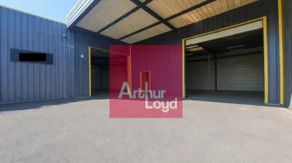 CLERMONT-FERRAND A LOUER LOCAL ACTIVITE 1400 M² - BATIMENT INDEPENDANT - PARCELLE 2770 M² - Offre immobilière - Arthur Loyd