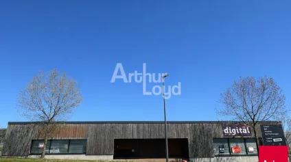 VITRE ZONE COMMERCIALE - LOCAL COMMERCIAL A VENDRE - DIVISIBLE - Offre immobilière - Arthur Loyd