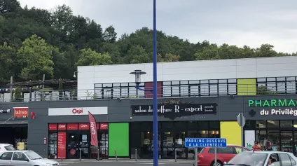Local commercial à vendre ou à louer dans la zone commerciale Le Privilège de Périgueux - Offre immobilière - Arthur Loyd