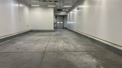 Locaux d'activité à louer à Reze site sécurisé avec stationnement salarié - Offre immobilière - Arthur Loyd