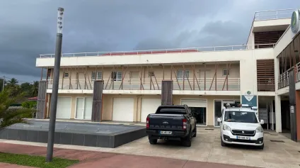 Local commercial Le Moule 50 m2 - Offre immobilière - Arthur Loyd