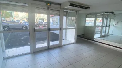 Local commercial 270 m2 Le Lamentin - Offre immobilière - Arthur Loyd