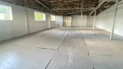 Local d'activités ( stockage ) 180 m2 - Offre immobilière - Arthur Loyd