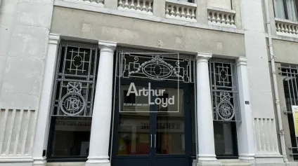 Local rue piétonne Montereau, 363 m² - Offre immobilière - Arthur Loyd