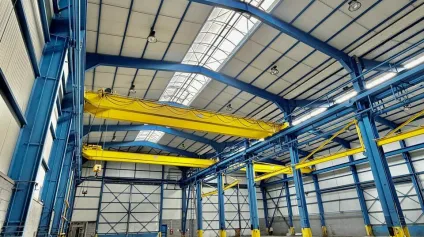 A LOUER - LOCAUX D'ACTIVITÉS 1870 m2 + 4 PONTS 10T + TERRE PLEIN BÉTON 2 000 m2<br /> - Offre immobilière - Arthur Loyd