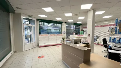 À LOUER - LOCAL COMMERCIAL - 82 M2 - SAINT-QUENTIN - Offre immobilière - Arthur Loyd