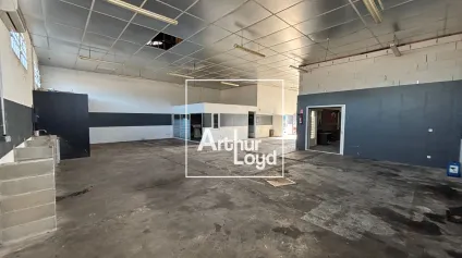 Local disponible en façade RN 113 - Forte visibilité - NIMES OUEST - Offre immobilière - Arthur Loyd