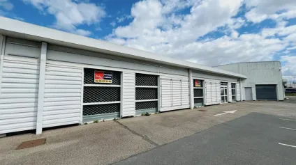 A LOUER - LE HAVRE CELLULE D'ACTIVITÉS 500 m2 + PARKING PRIVATIF SÉCURISÉ - Offre immobilière - Arthur Loyd