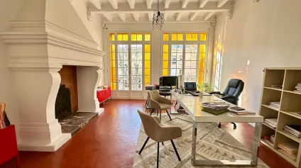 BUREAUX À VENDRE EN CV AVEC TERRASSE - Offre immobilière - Arthur Loyd