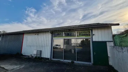 A Louer - Local d'activité avec vitrine - Offre immobilière - Arthur Loyd